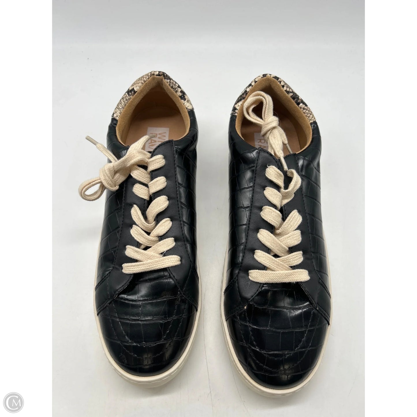 Shoes Sneakers By Clothes Mentor In Black, Size: 9