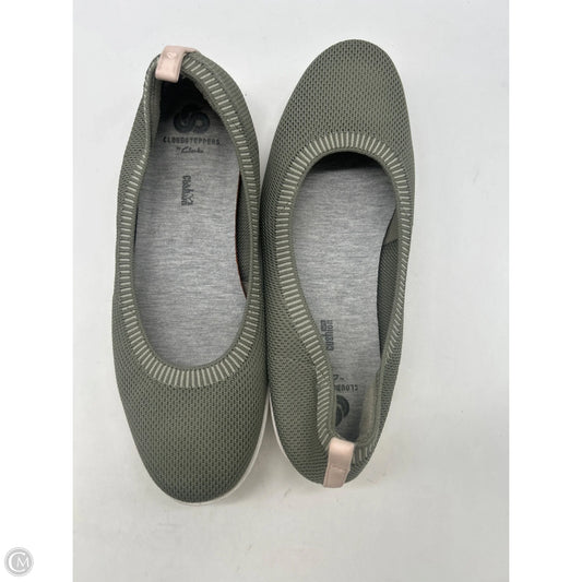 Shoes Flats By Clarks In Green, Size: 8.5