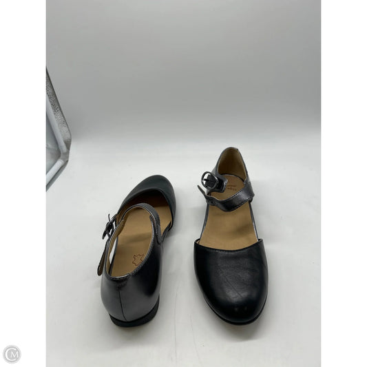 Shoes Flats By Dansko In Black & Silver, Size: 7.5
