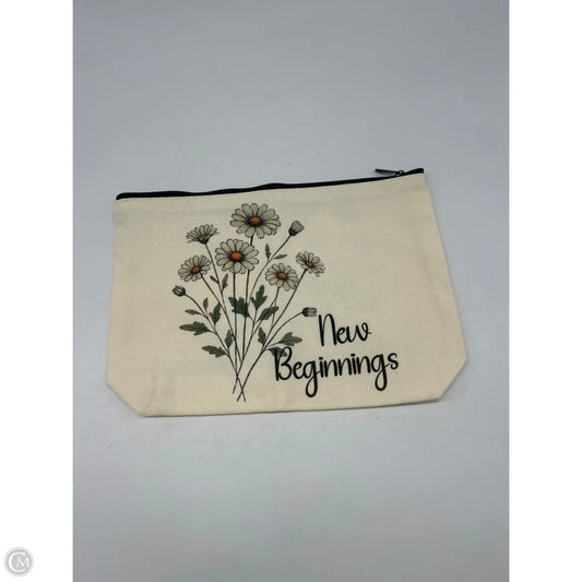 Makeup Bag By Clothes Mentor, Size: Medium