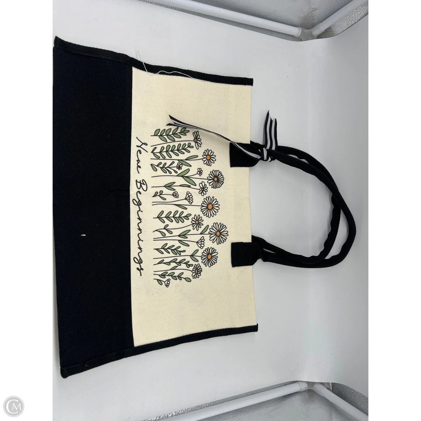 Tote By Clothes Mentor, Size: Medium