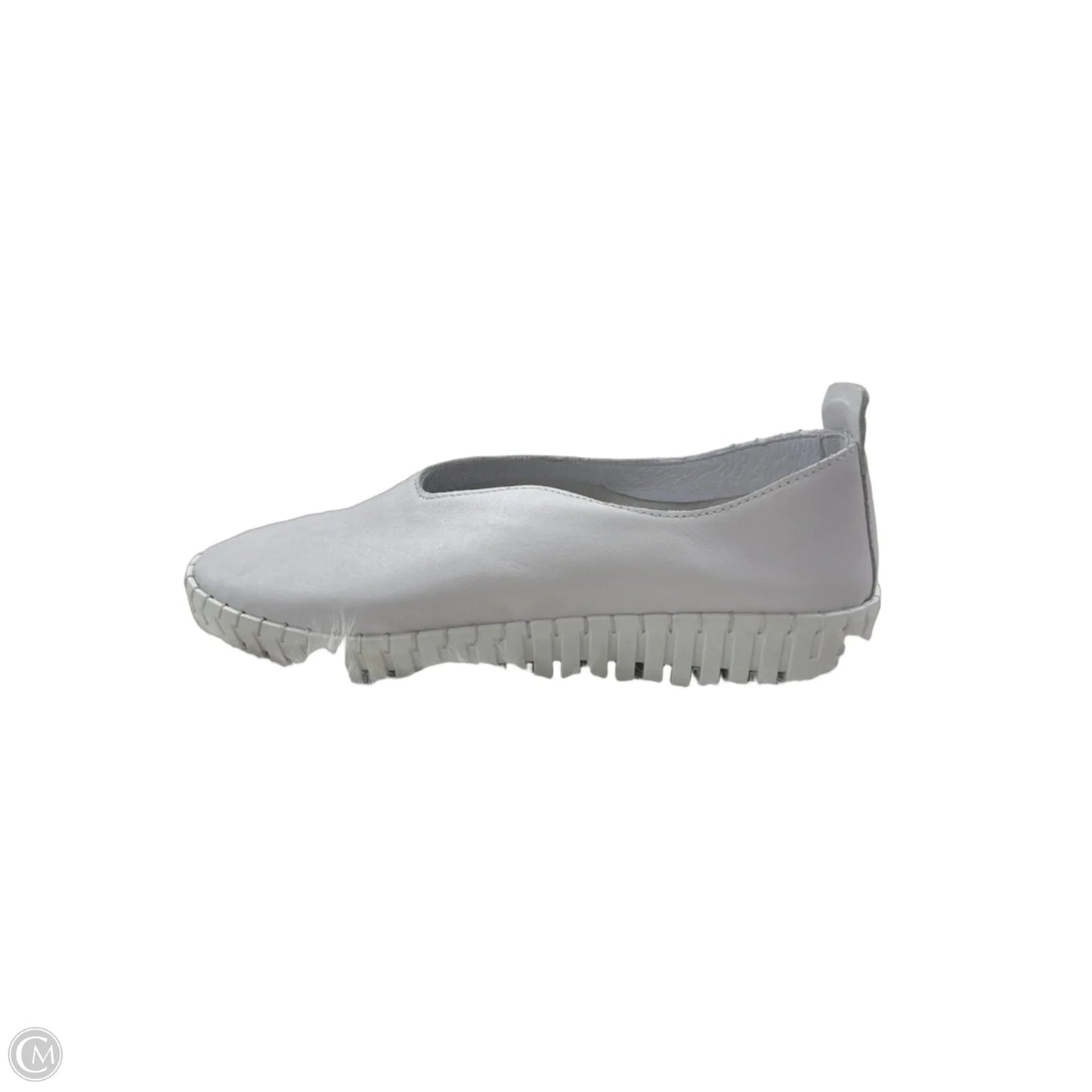 Shoes Flats By Clothes Mentor In White, Size: 10.5