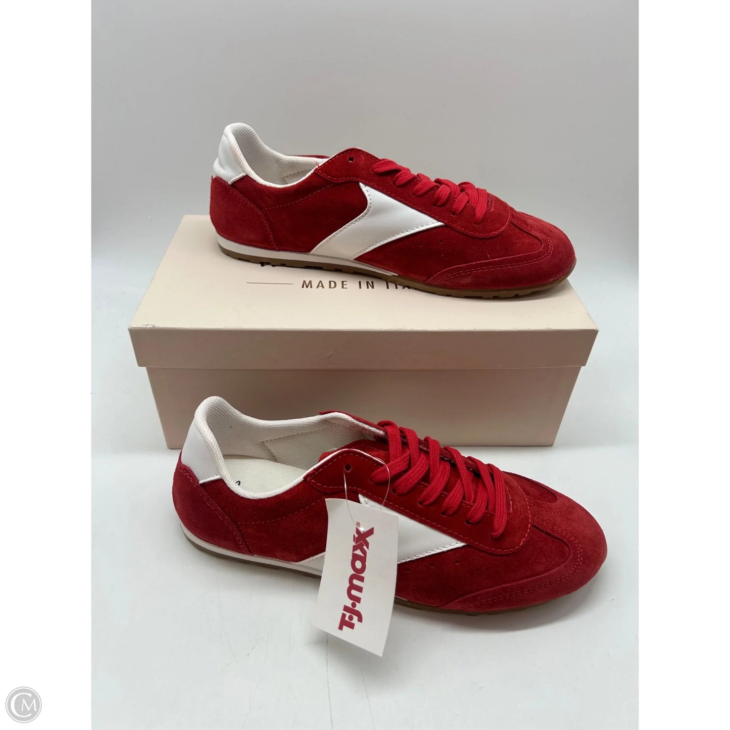 Shoes Athletic By Clothes Mentor In Red, Size: 8