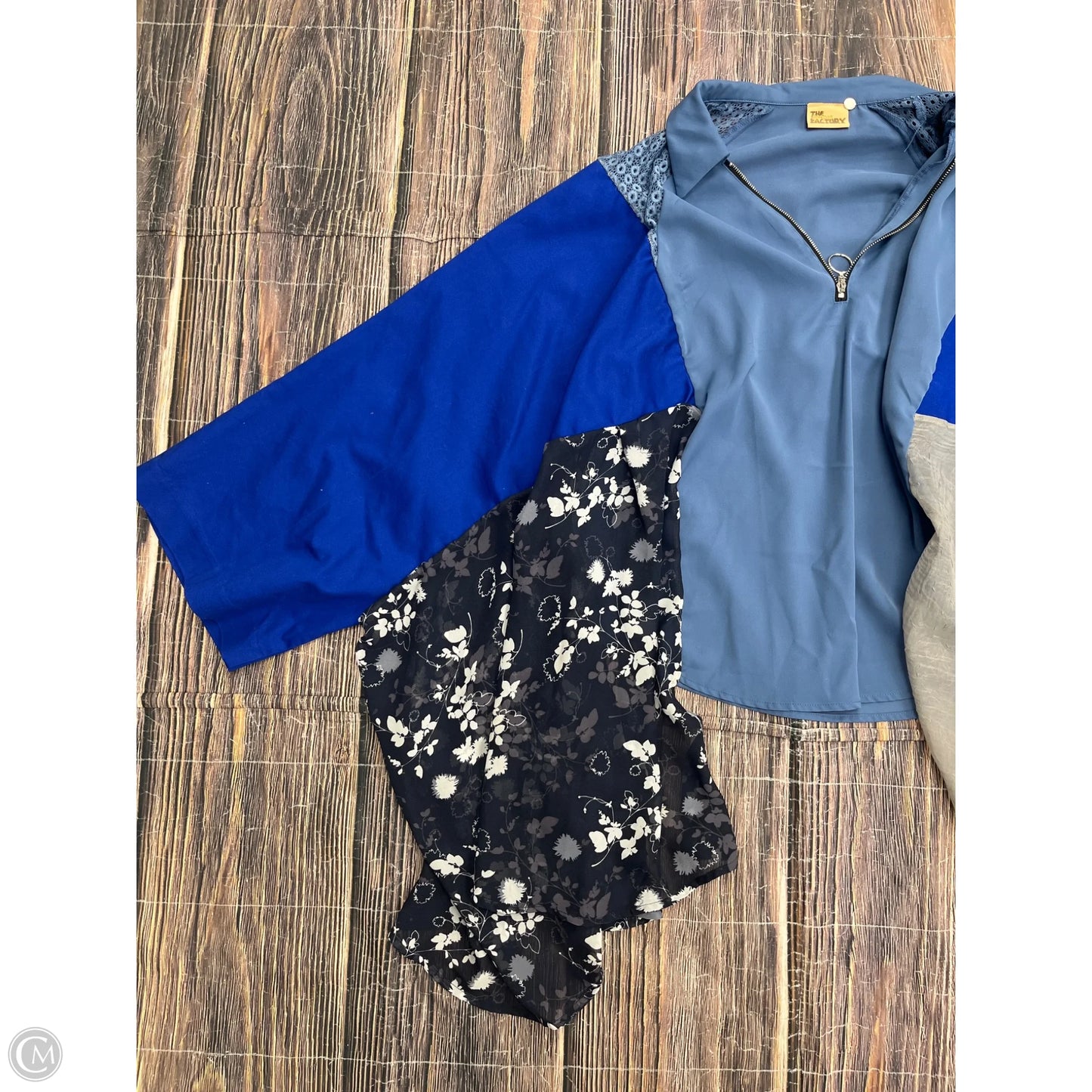Top Long Sleeve By Clothes Mentor In Blue, Size: Osfm
