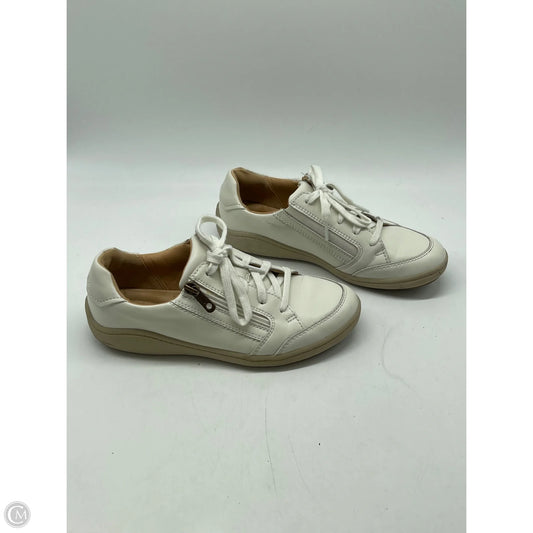 Shoes Athletic By Clarks In White, Size: 7