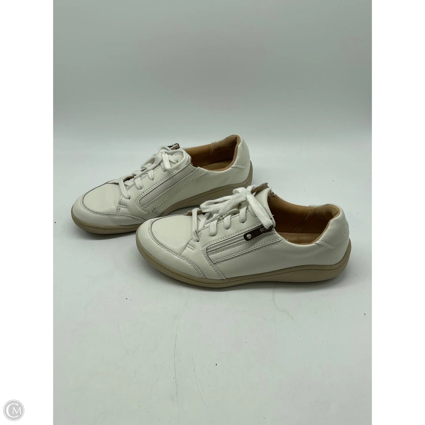 Shoes Athletic By Clarks In White, Size: 7
