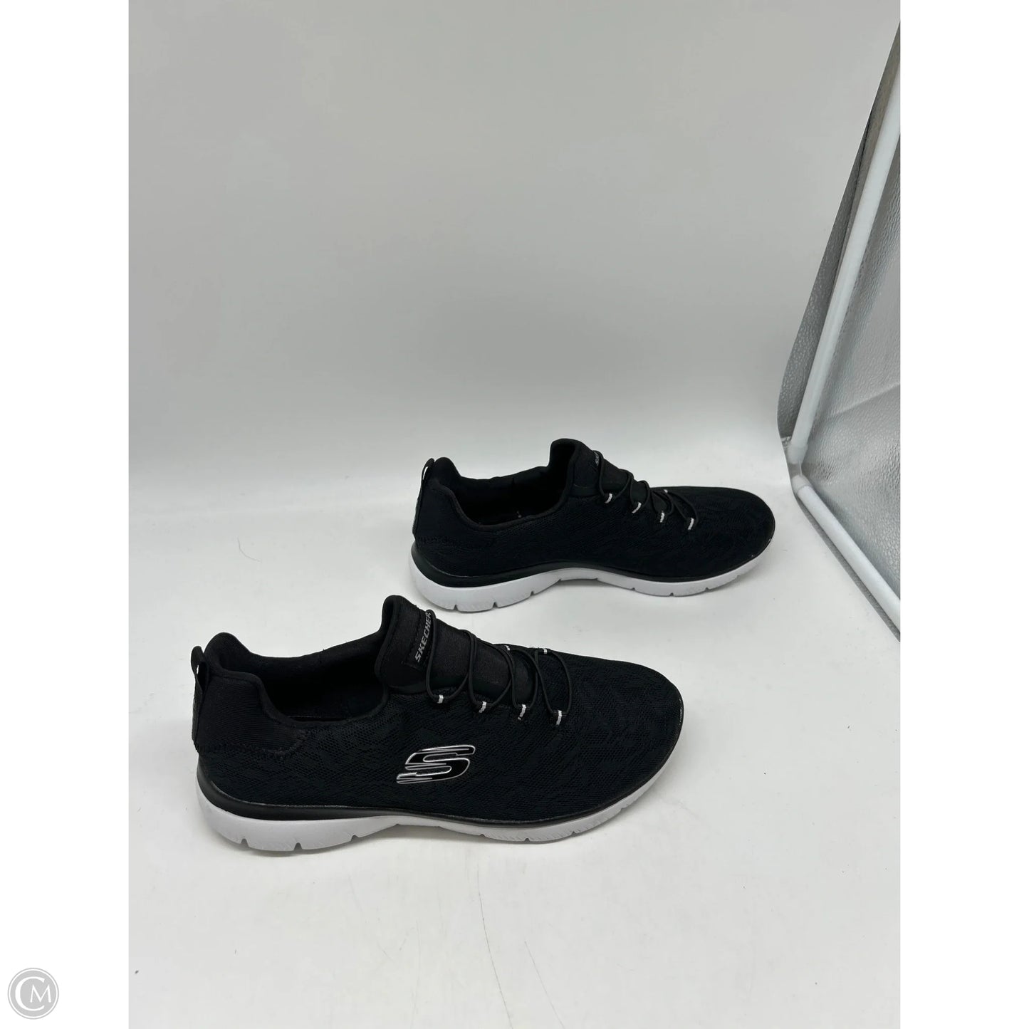 Shoes Athletic By Skechers In Black, Size: 8.5