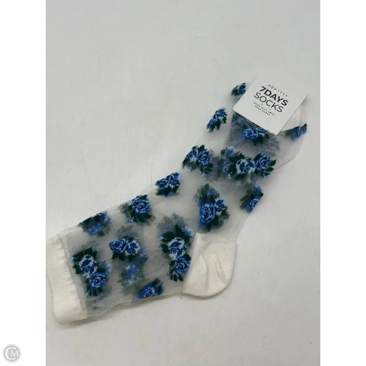 Socks By Clothes Mentor In Floral Print