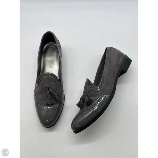 Shoes Flats By Unisa In Grey, Size: 6.5