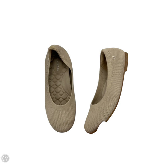 Shoes Flats By Vivaia In Beige, Size: 7.5