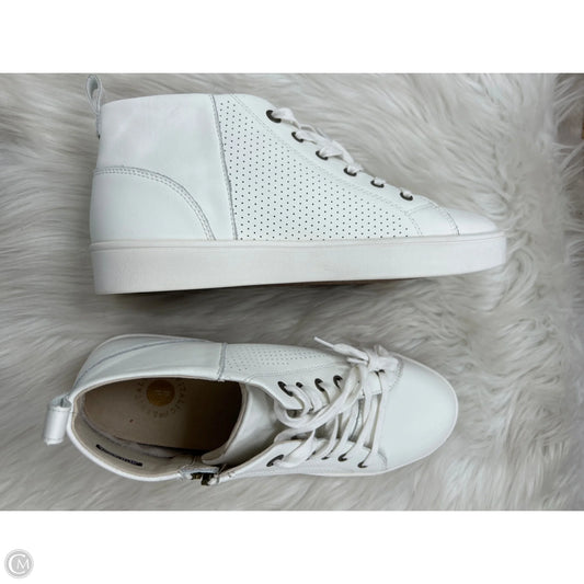 Shoes Sneakers By Revitalign In White, Size: 10