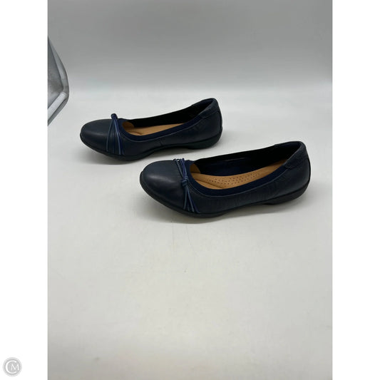 Shoes Flats By Clarks In Navy, Size: 7