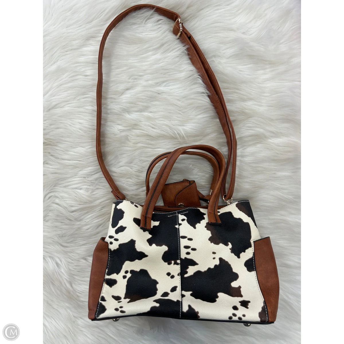 Crossbody By Clothes Mentor, Size: Medium