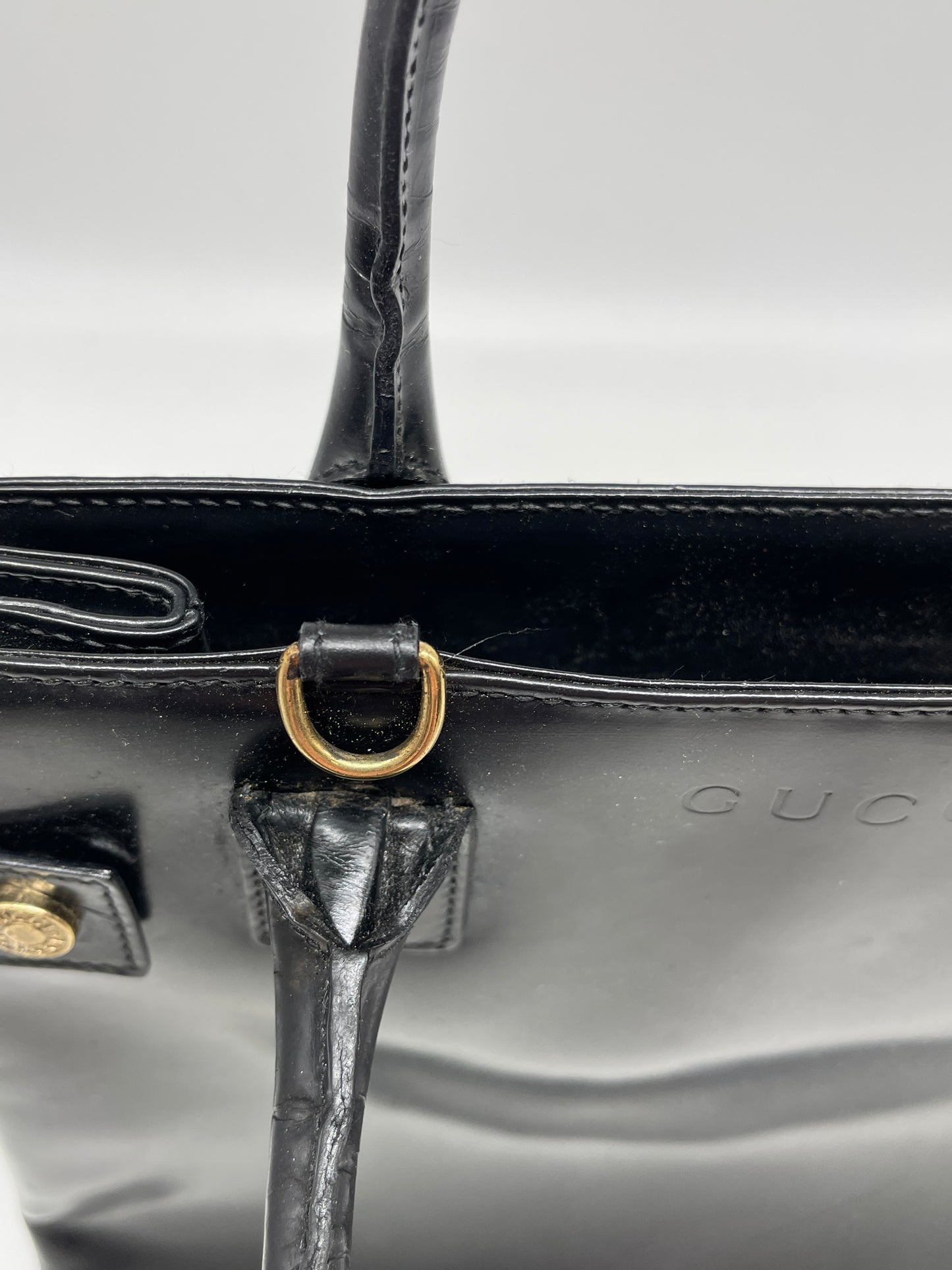 Handbag Luxury Designer By Gucci, Size: Medium