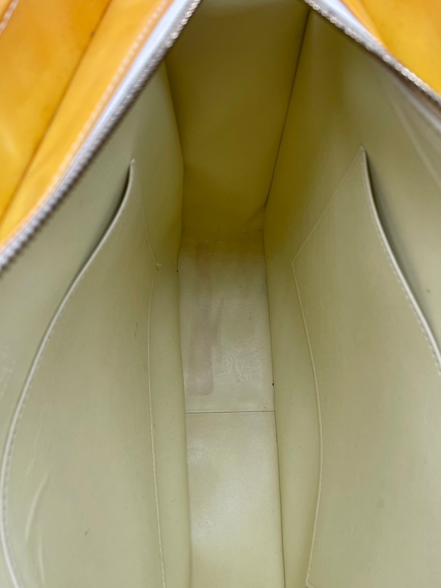 Handbag Luxury Designer By Louis Vuitton, Size: Large