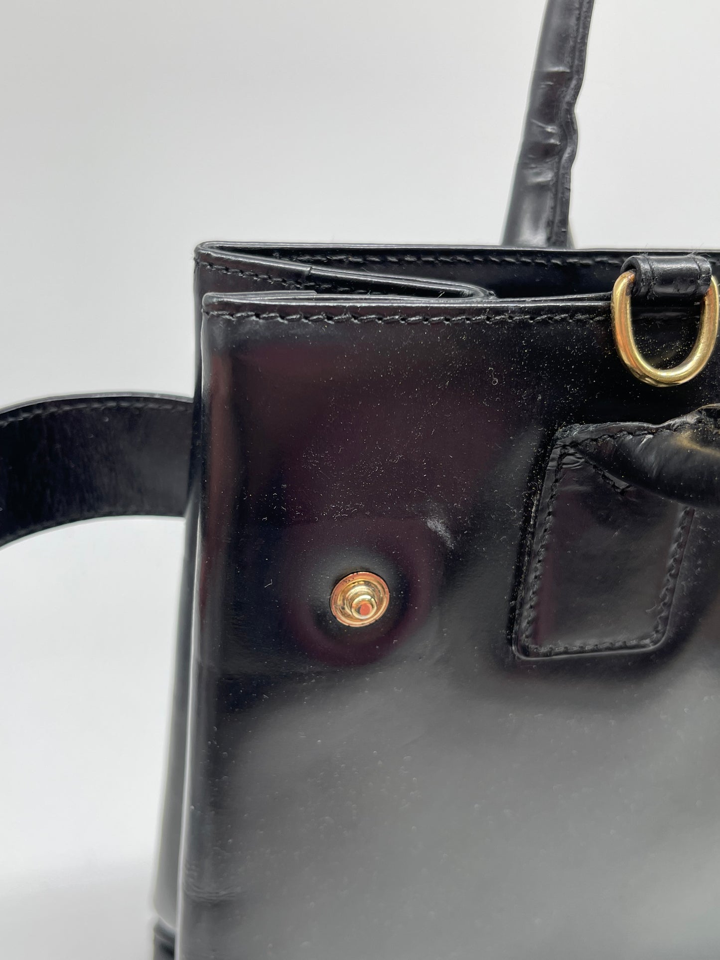 Handbag Luxury Designer By Gucci, Size: Medium