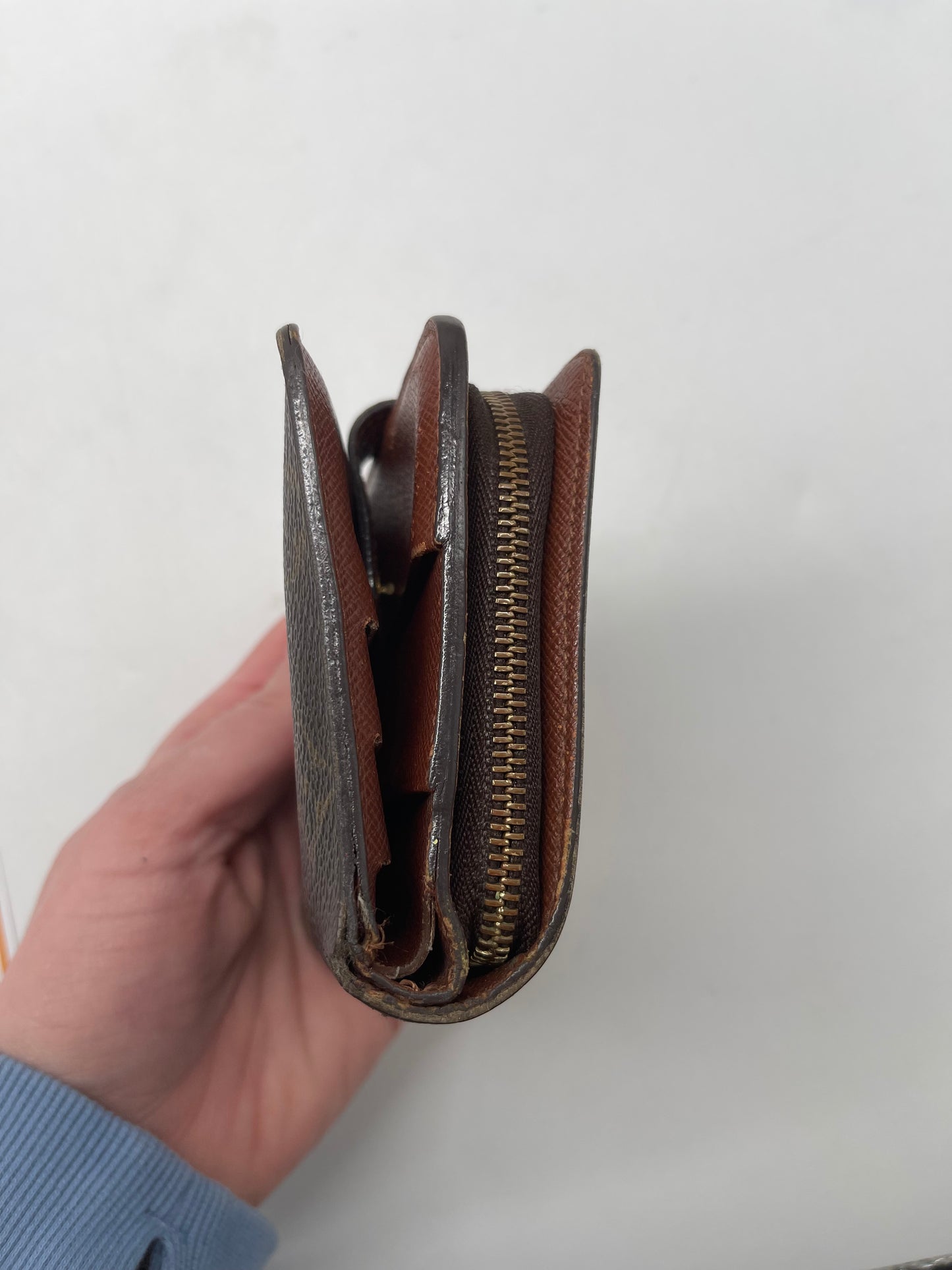 Wallet Luxury Designer By Louis Vuitton, Size: Medium