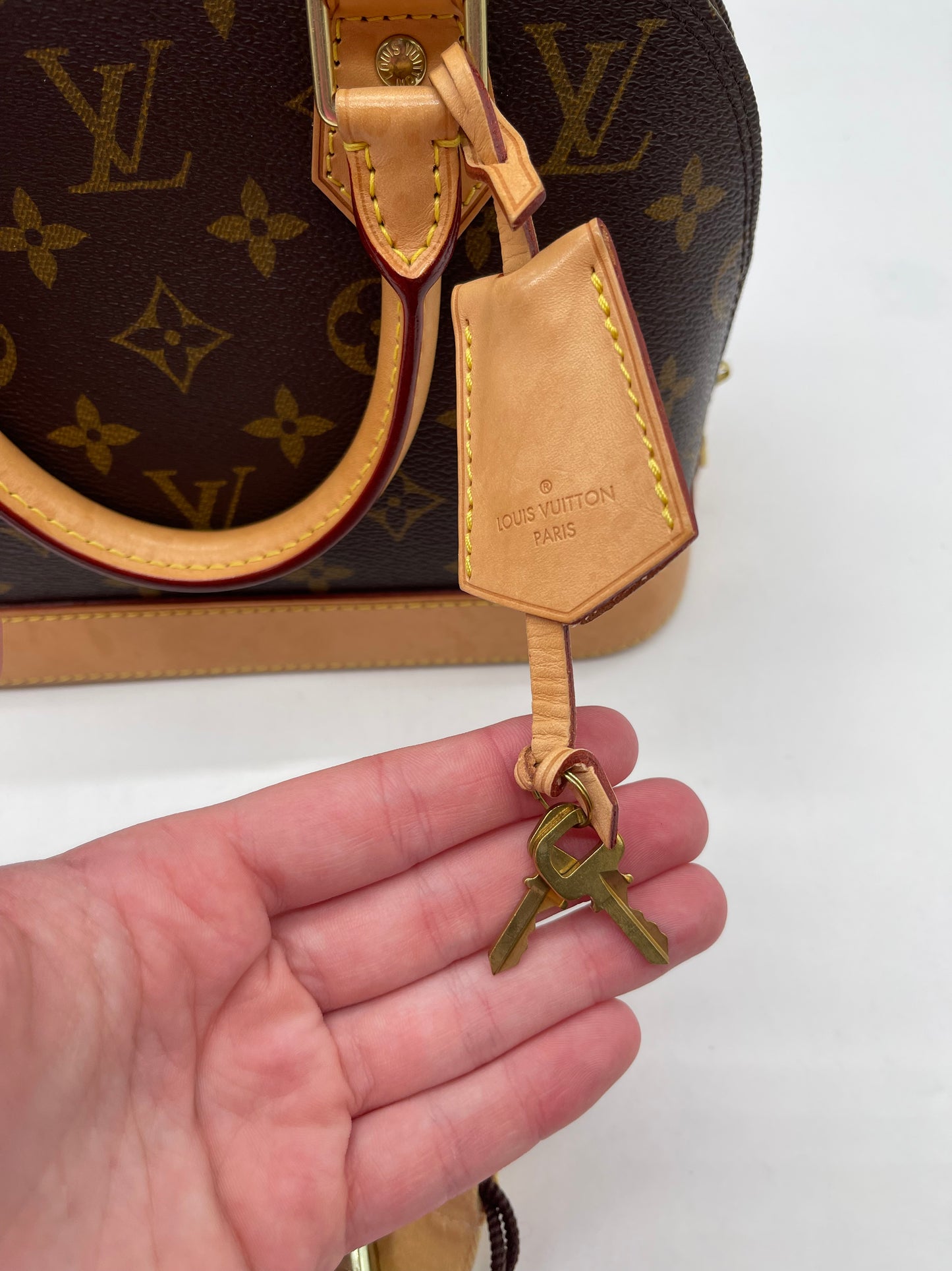 Handbag Luxury Designer By Louis Vuitton, Size: Small