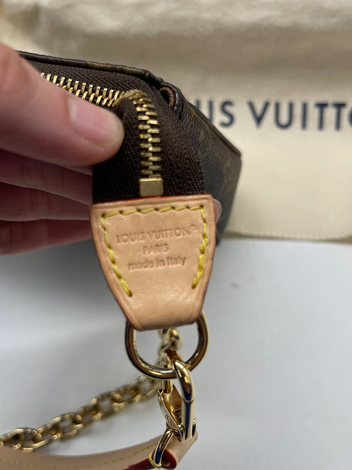 Handbag Luxury Designer By Louis Vuitton, Size: Small