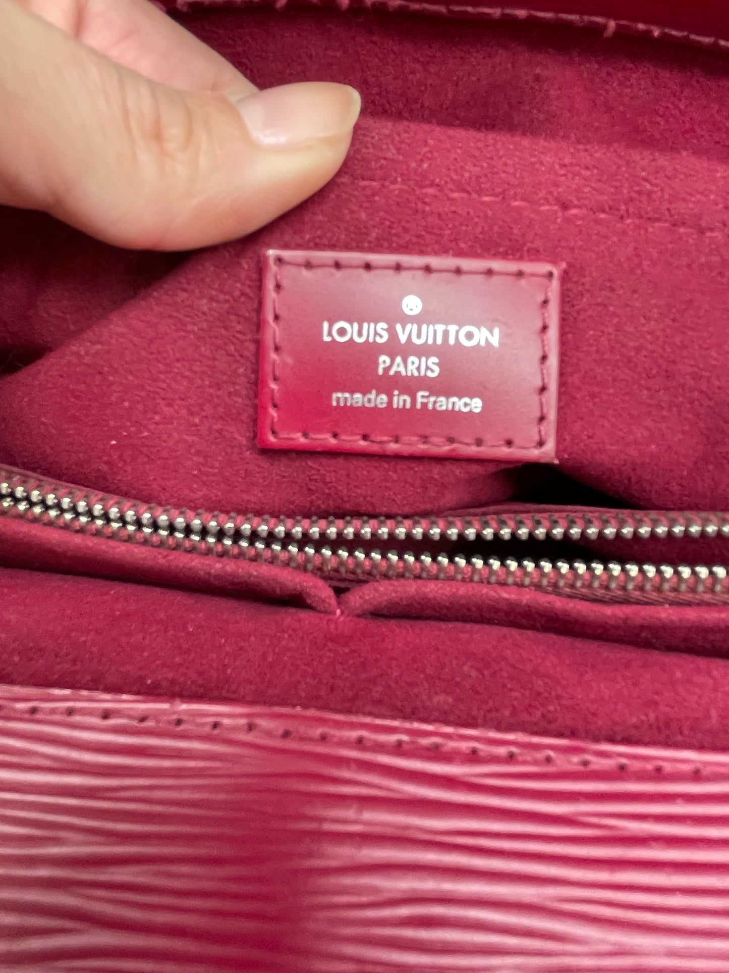 Handbag Luxury Designer By Louis Vuitton, Size: Large