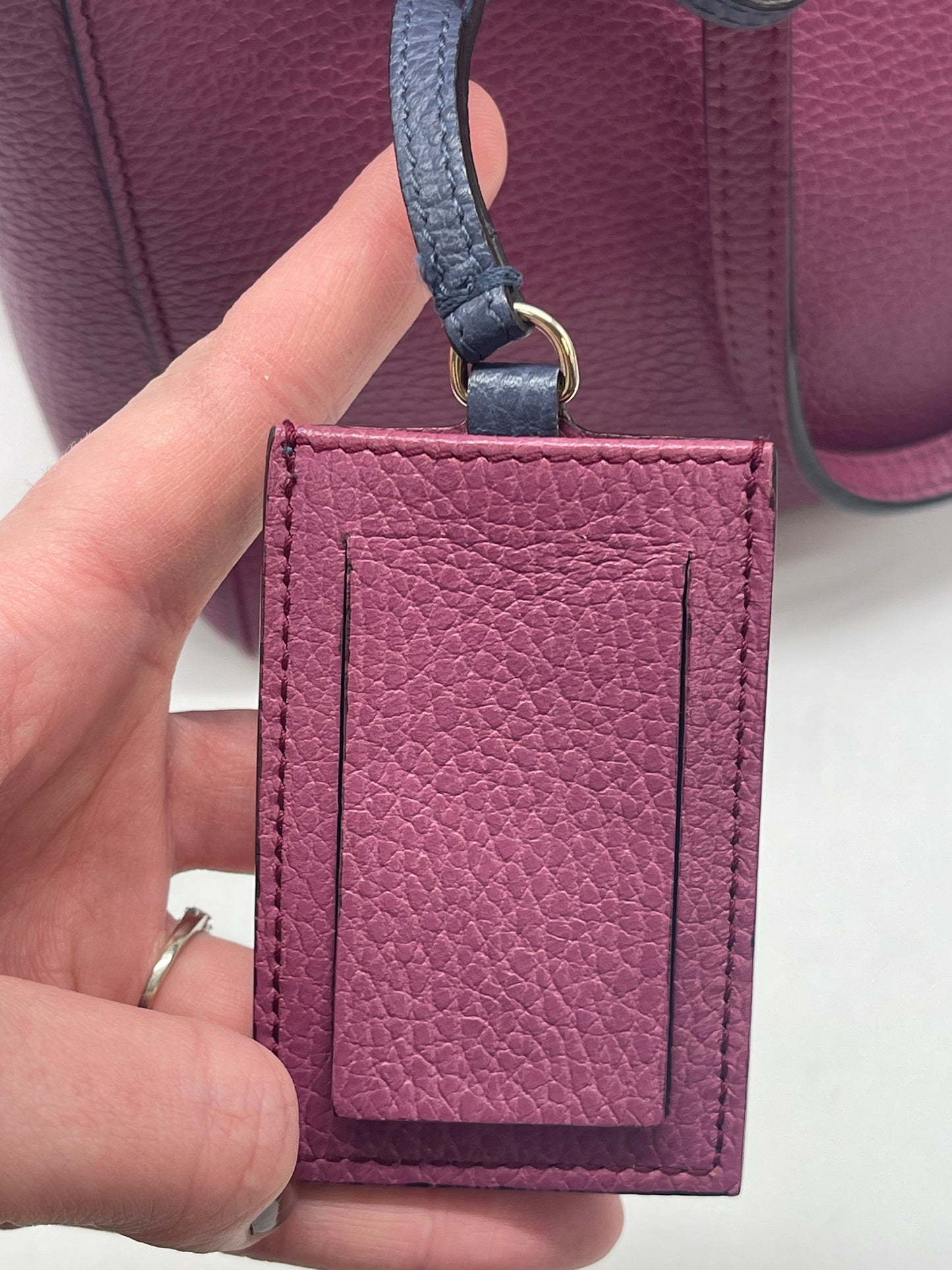 Handbag Luxury Designer By Gucci, Size: Medium