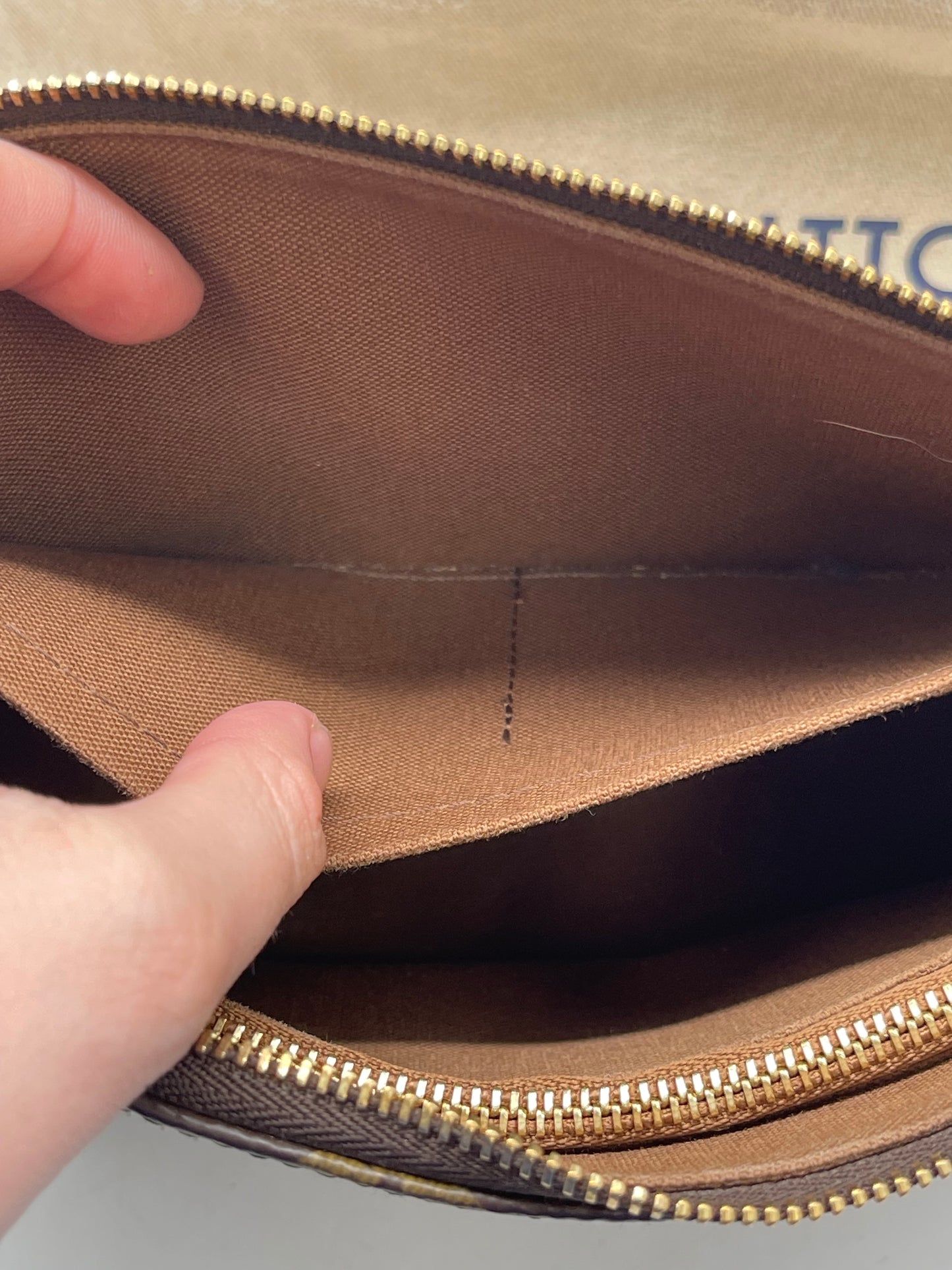 Handbag Luxury Designer By Louis Vuitton, Size: Small