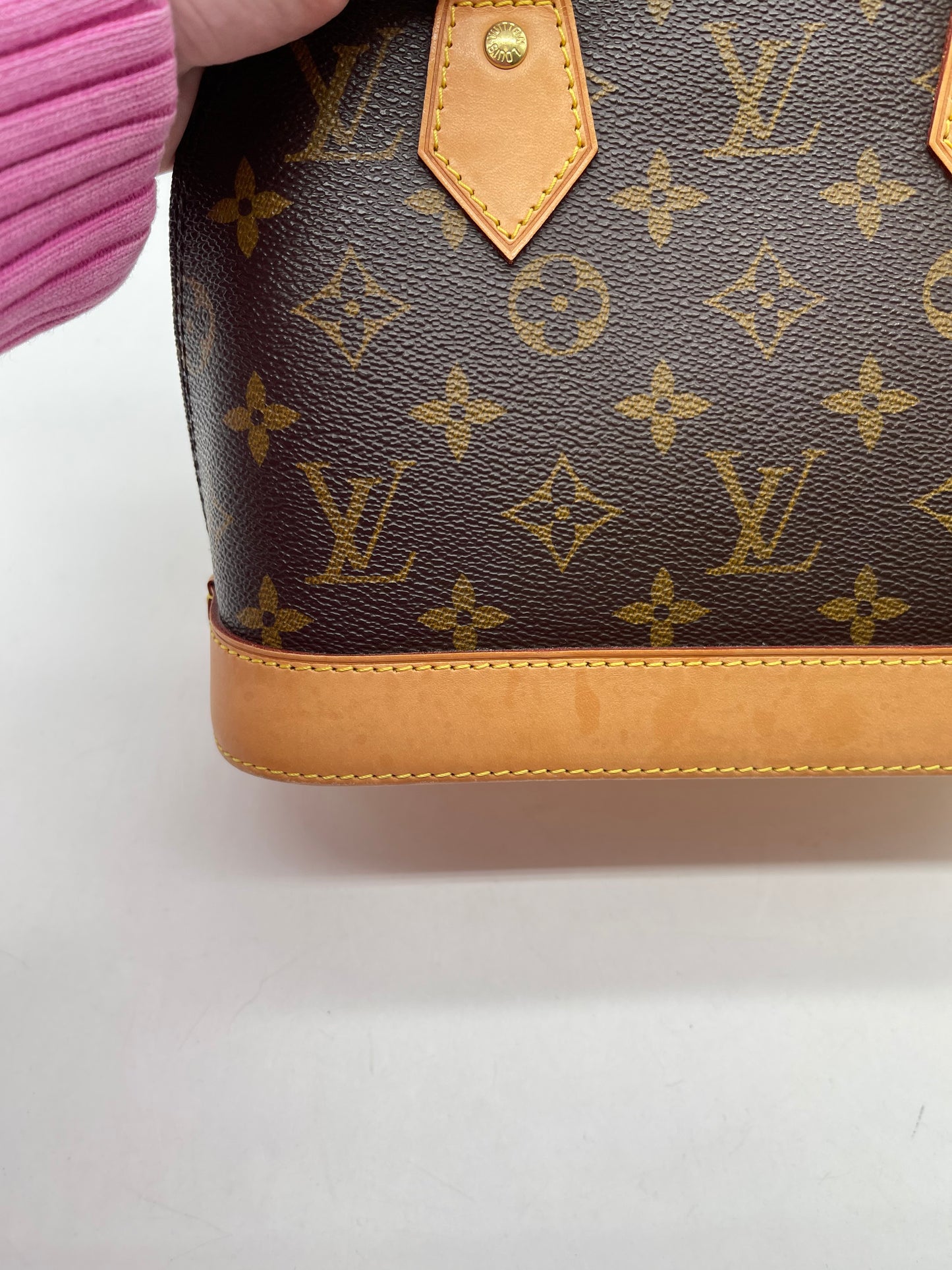 Handbag Luxury Designer By Louis Vuitton, Size: Small