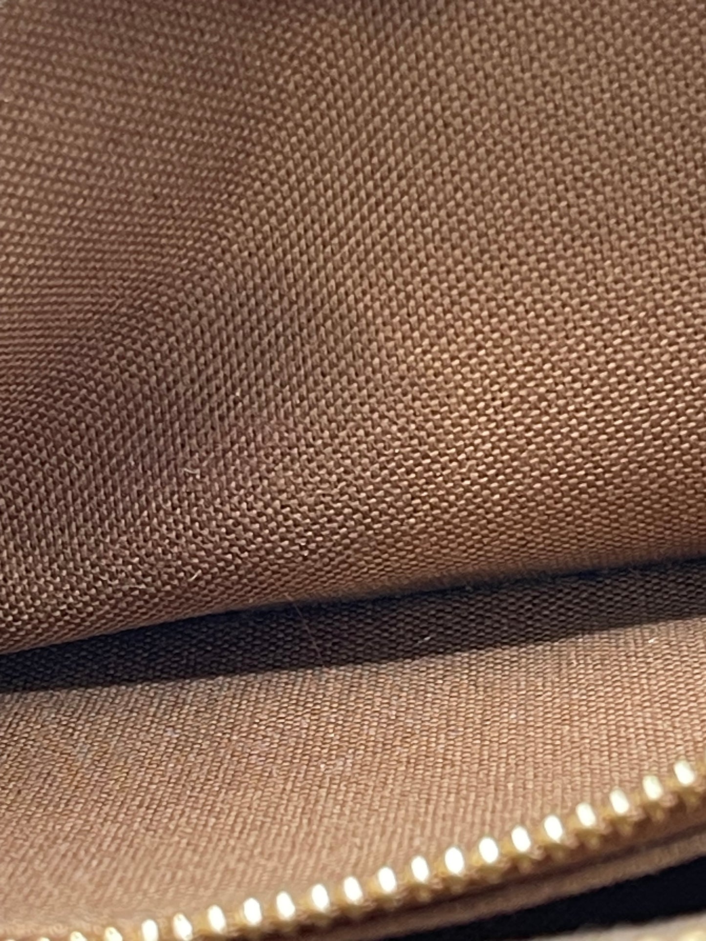 Handbag Luxury Designer By Louis Vuitton, Size: Small