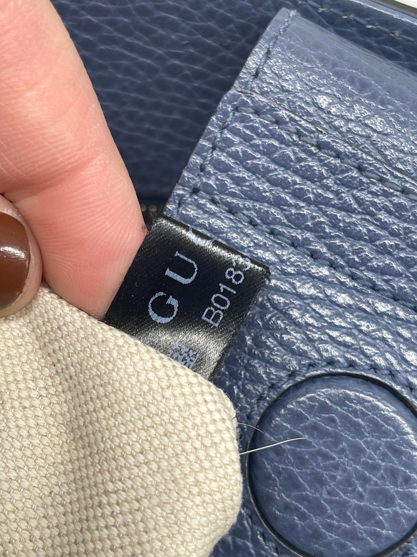 Handbag Luxury Designer By Gucci, Size: Medium