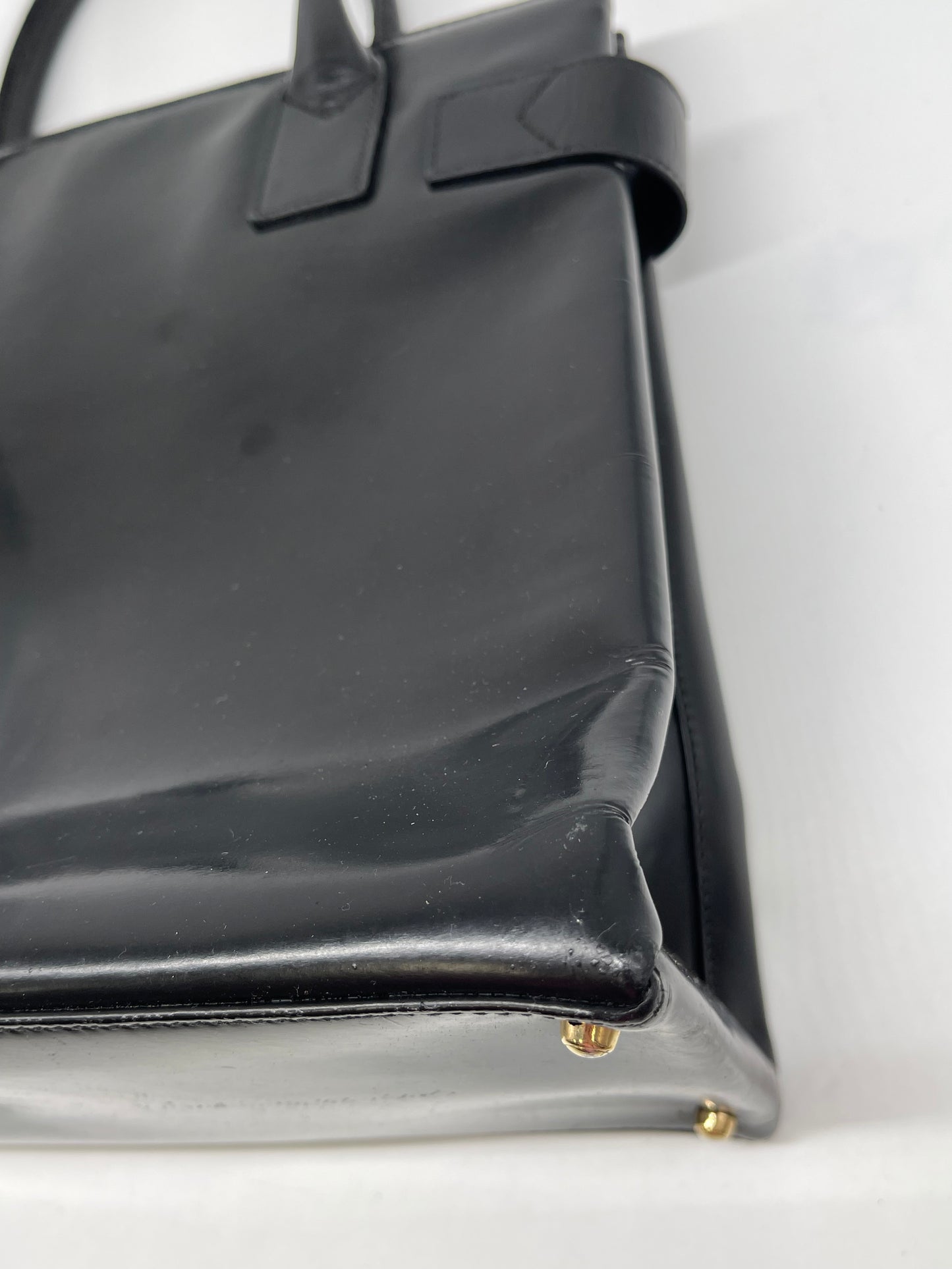 Handbag Luxury Designer By Gucci, Size: Medium