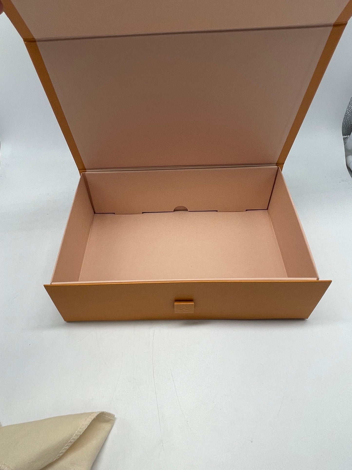 Handbag Luxury Designer By Louis Vuitton, Size: Small