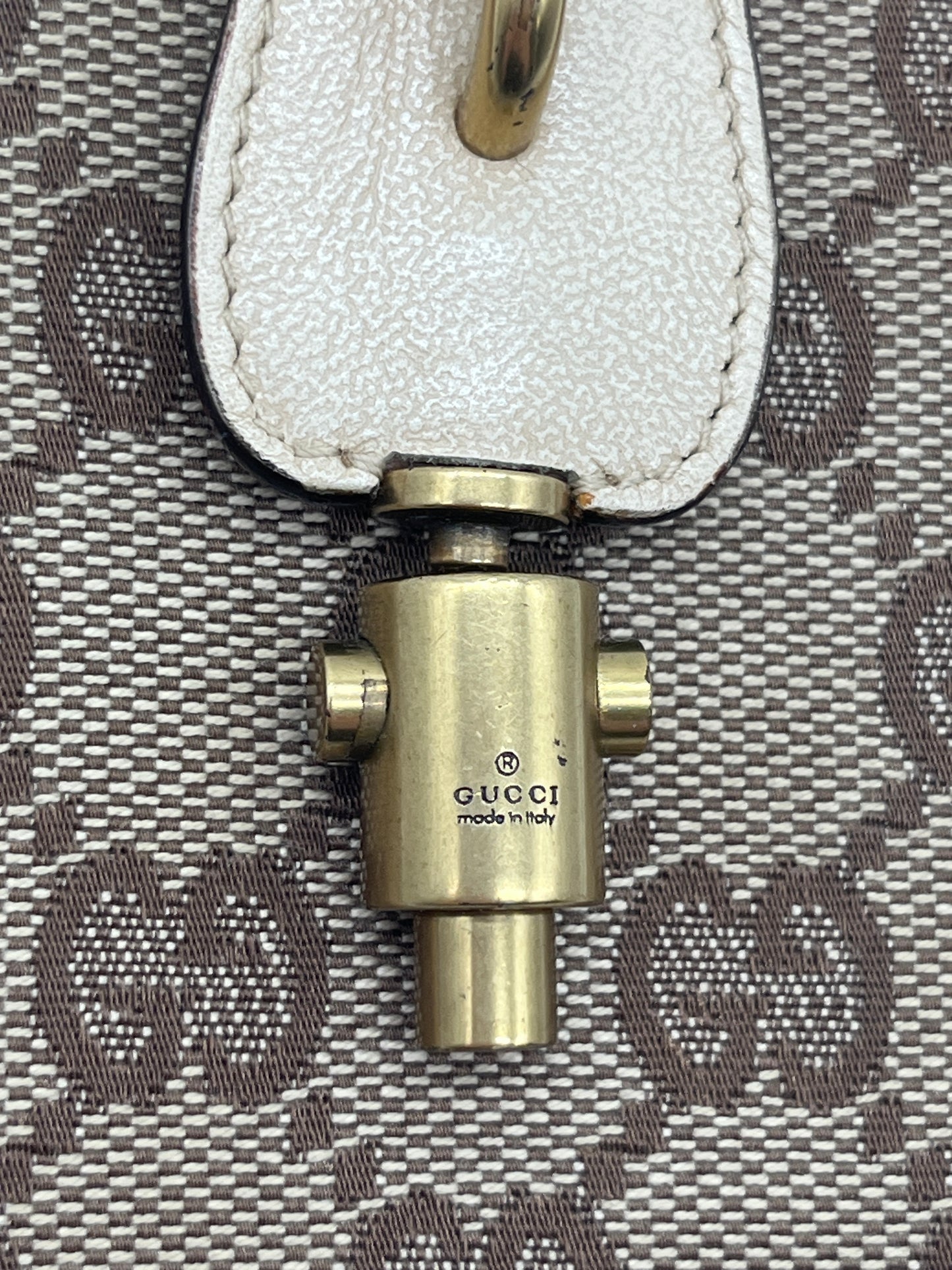 Wallet Luxury Designer By Gucci, Size: Medium