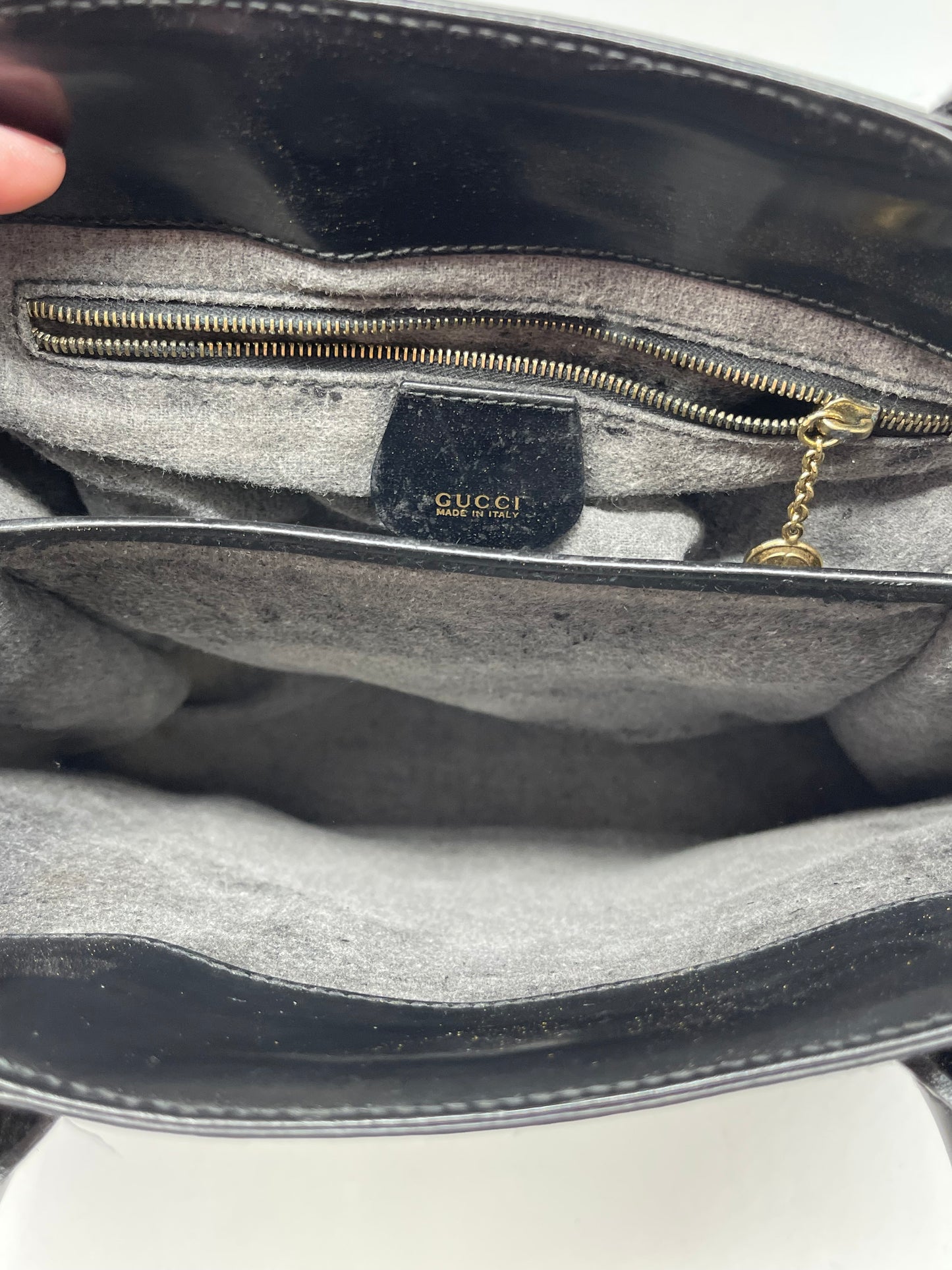 Handbag Luxury Designer By Gucci, Size: Medium