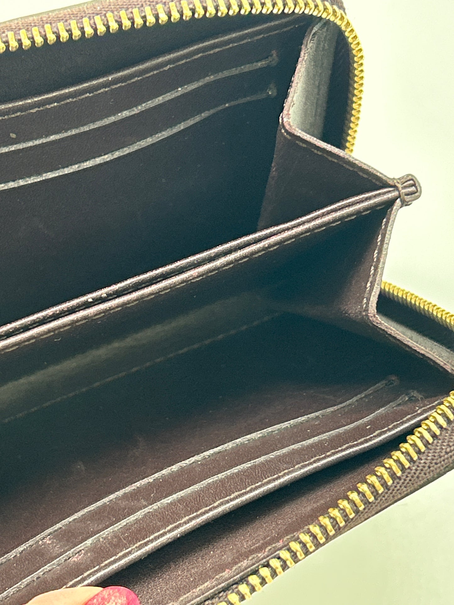 Wallet Luxury Designer By Louis Vuitton, Size: Medium