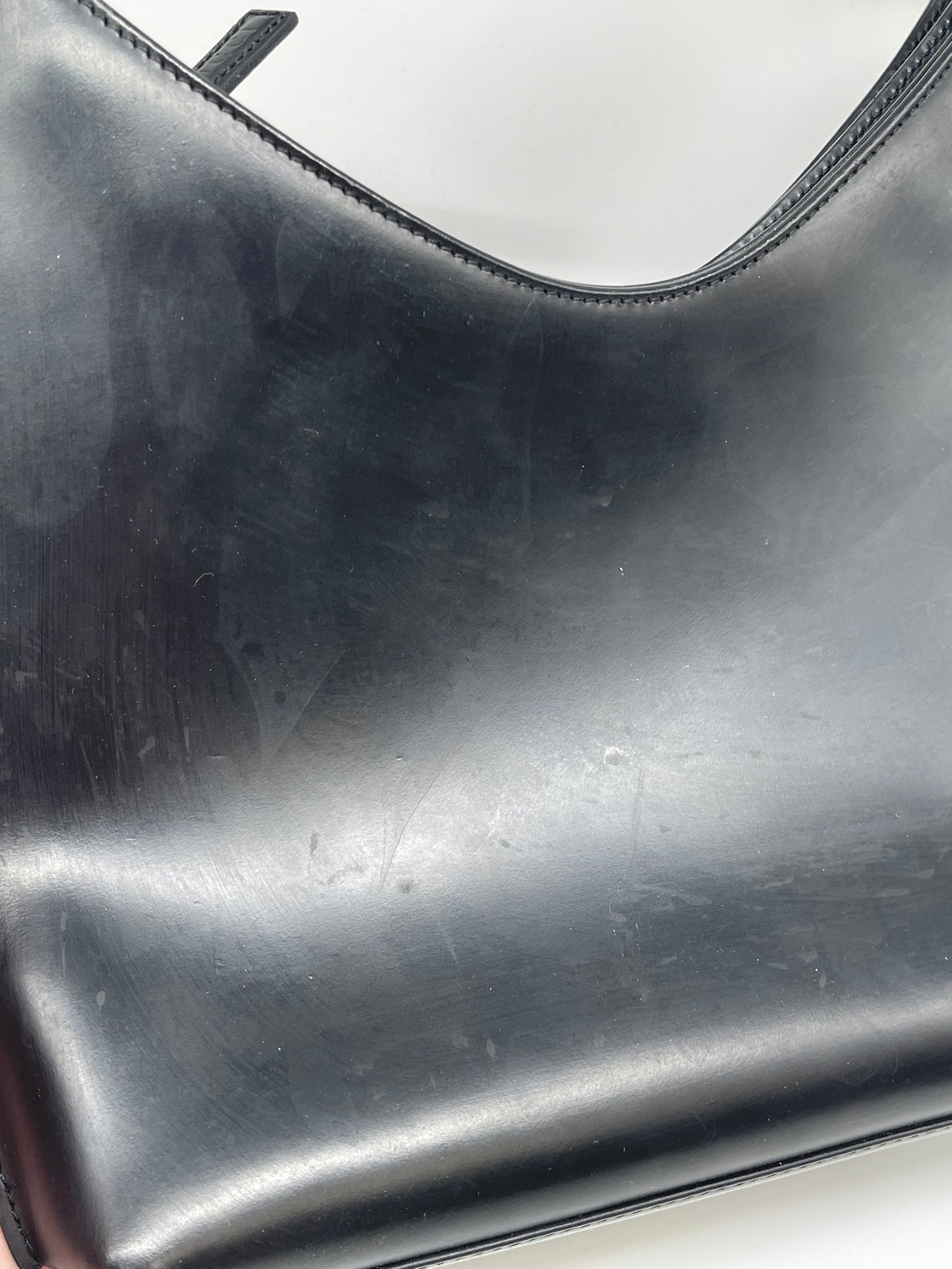 Handbag Luxury Designer By Gucci, Size: Medium