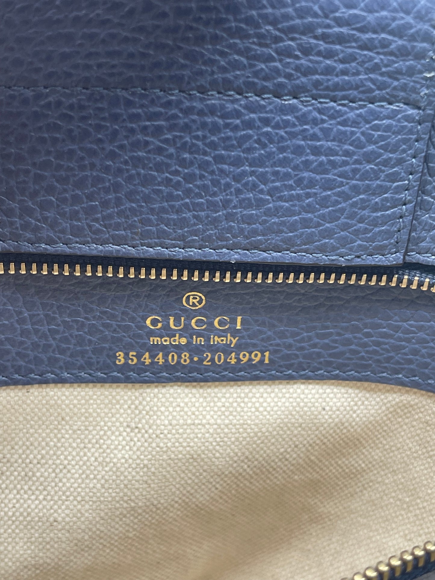 Handbag Luxury Designer By Gucci, Size: Medium