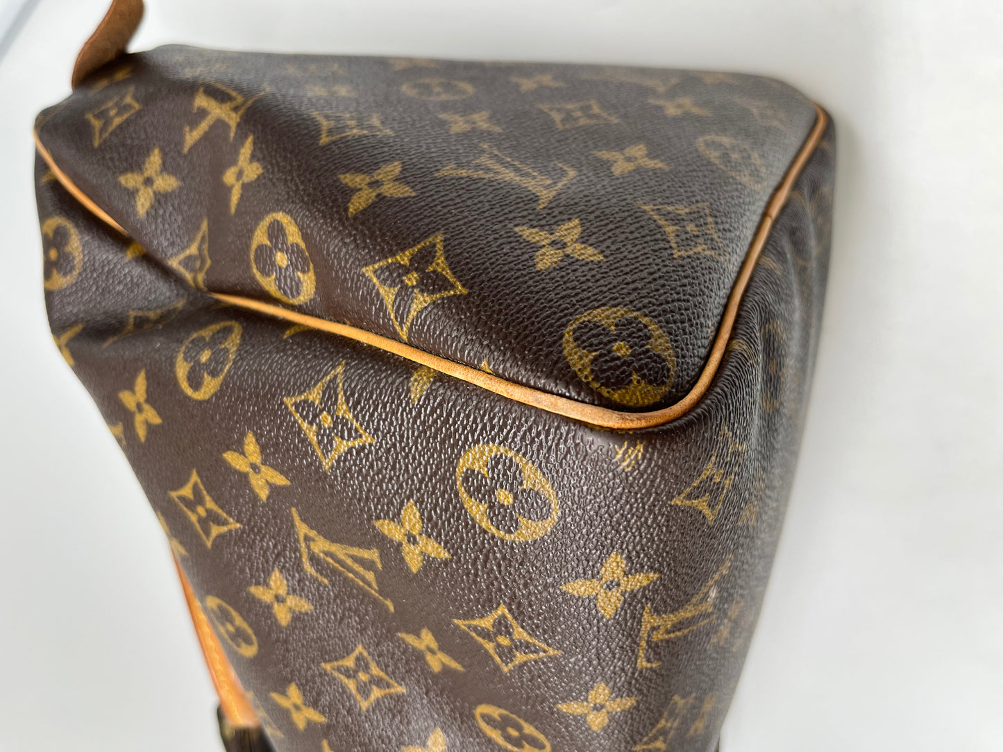 Handbag Luxury Designer By Louis Vuitton, Size: Large