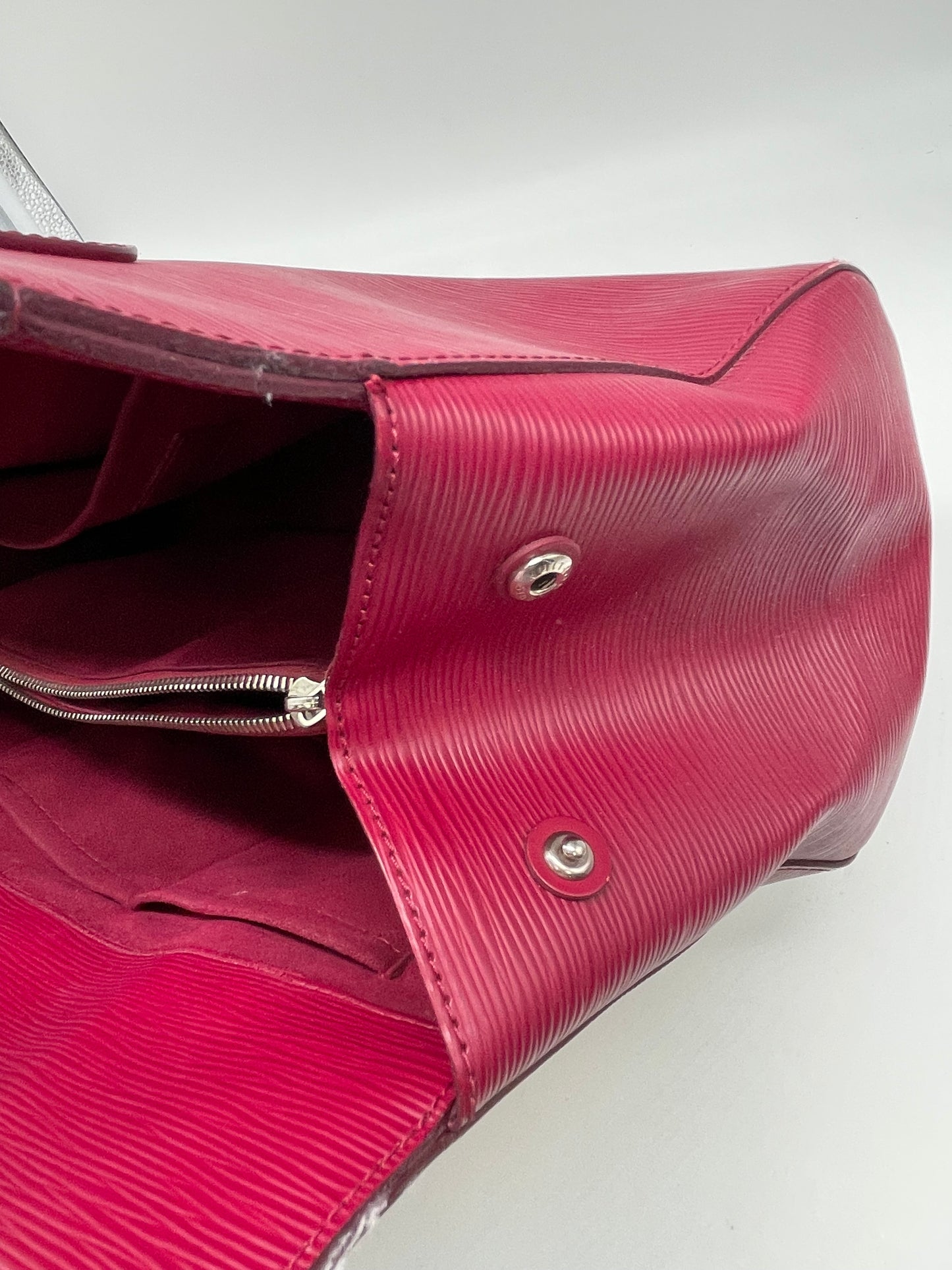 Handbag Luxury Designer By Louis Vuitton, Size: Large