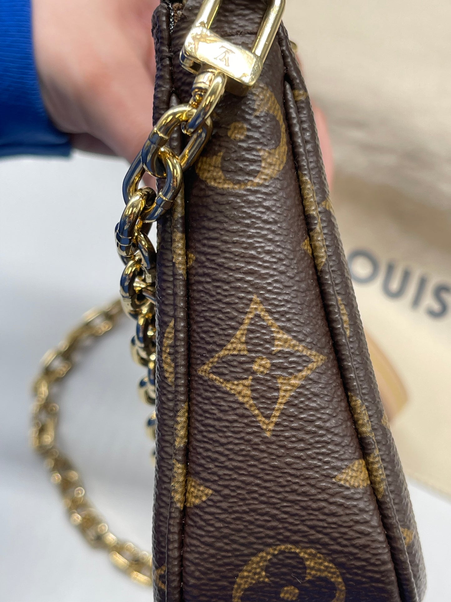 Handbag Luxury Designer By Louis Vuitton, Size: Small