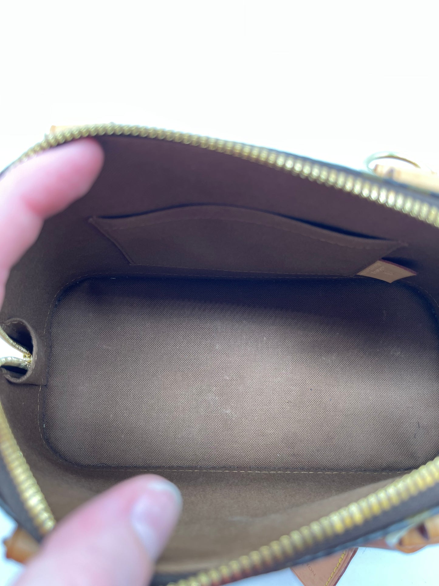 Handbag Luxury Designer By Louis Vuitton, Size: Small