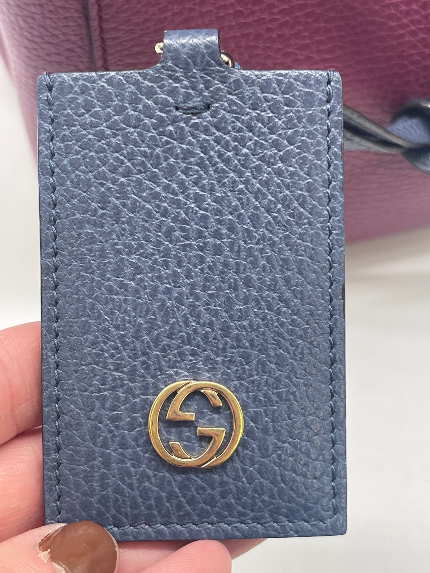 Handbag Luxury Designer By Gucci, Size: Medium