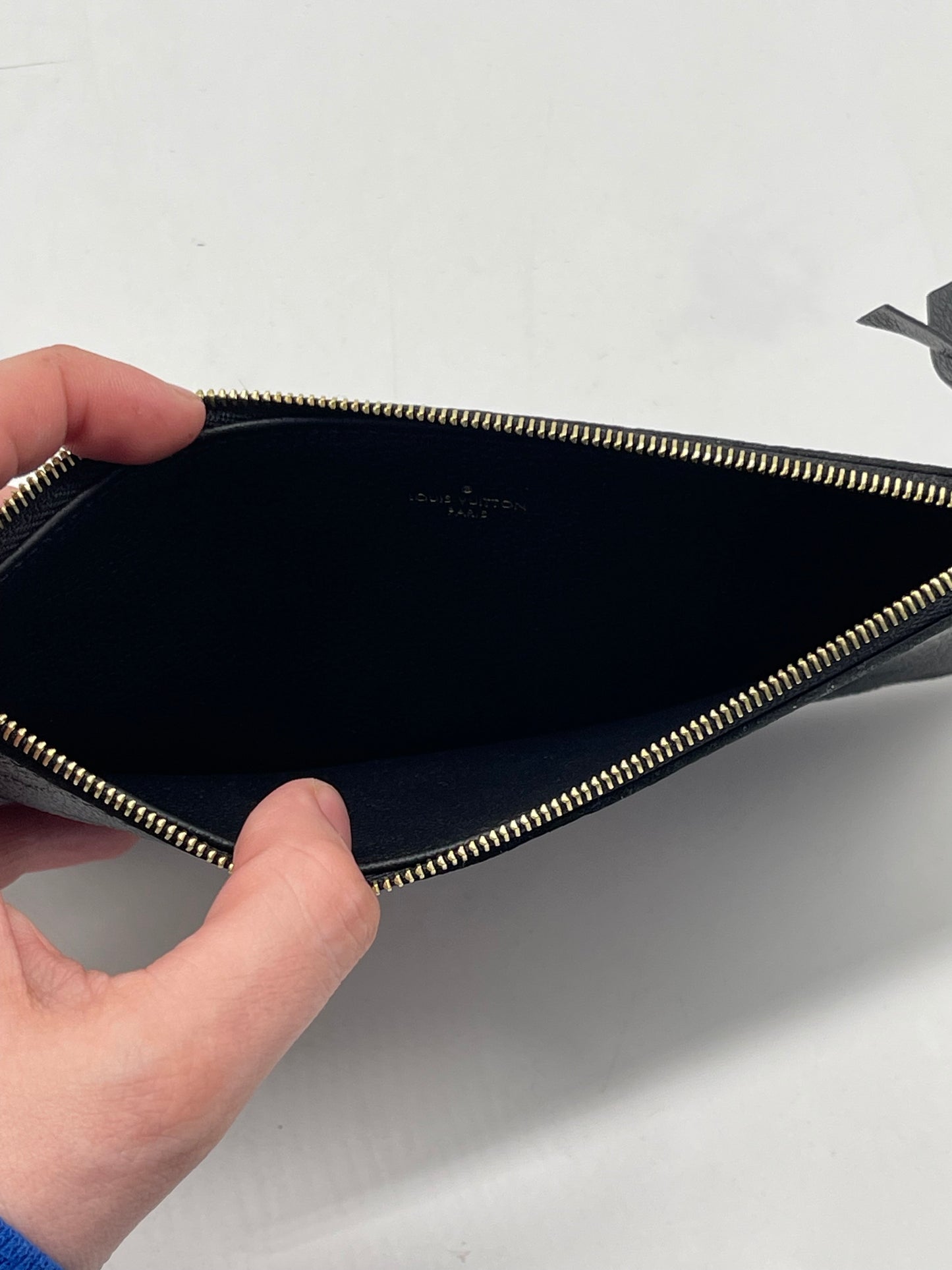 Wallet Luxury Designer By Louis Vuitton, Size: Medium