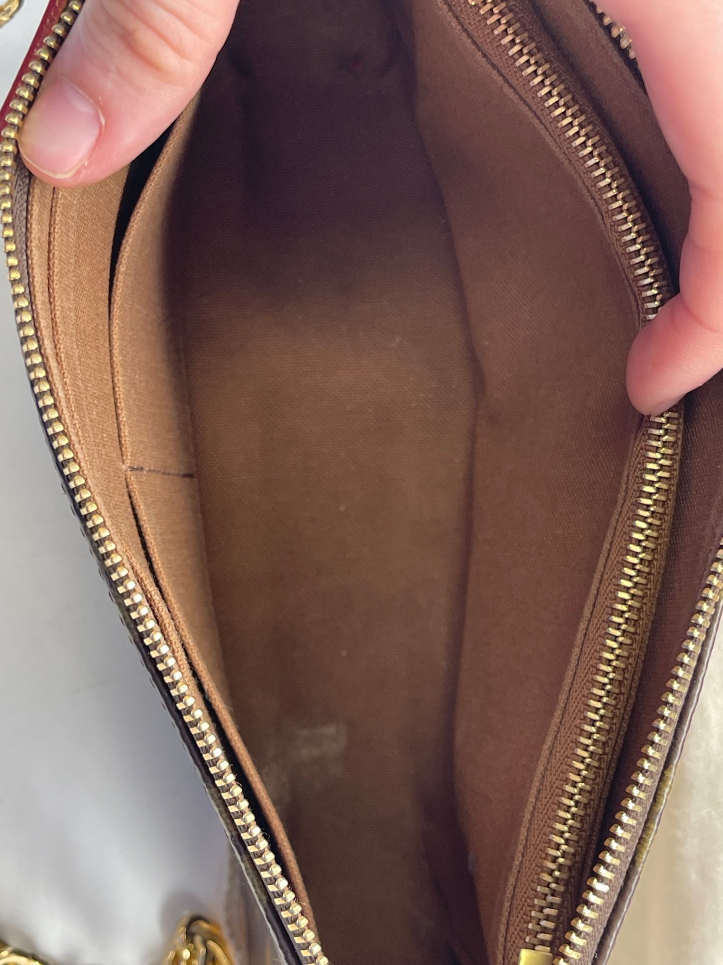 Handbag Luxury Designer By Louis Vuitton, Size: Small