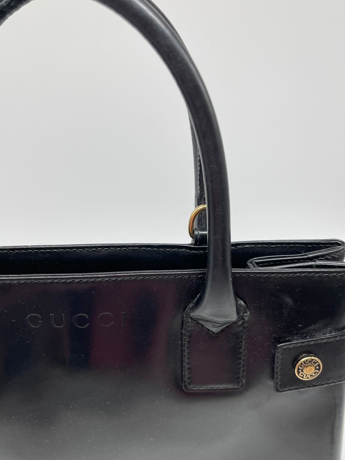 Handbag Luxury Designer By Gucci, Size: Medium
