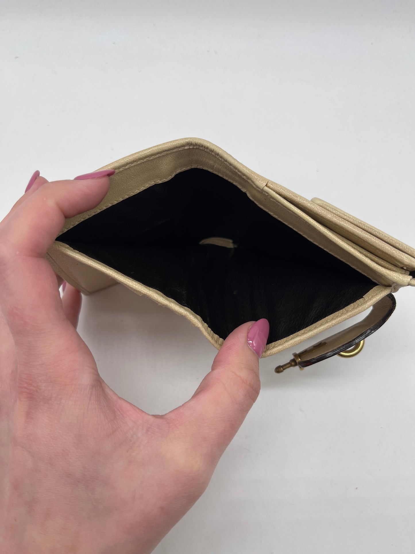 Wallet Luxury Designer By Gucci, Size: Medium