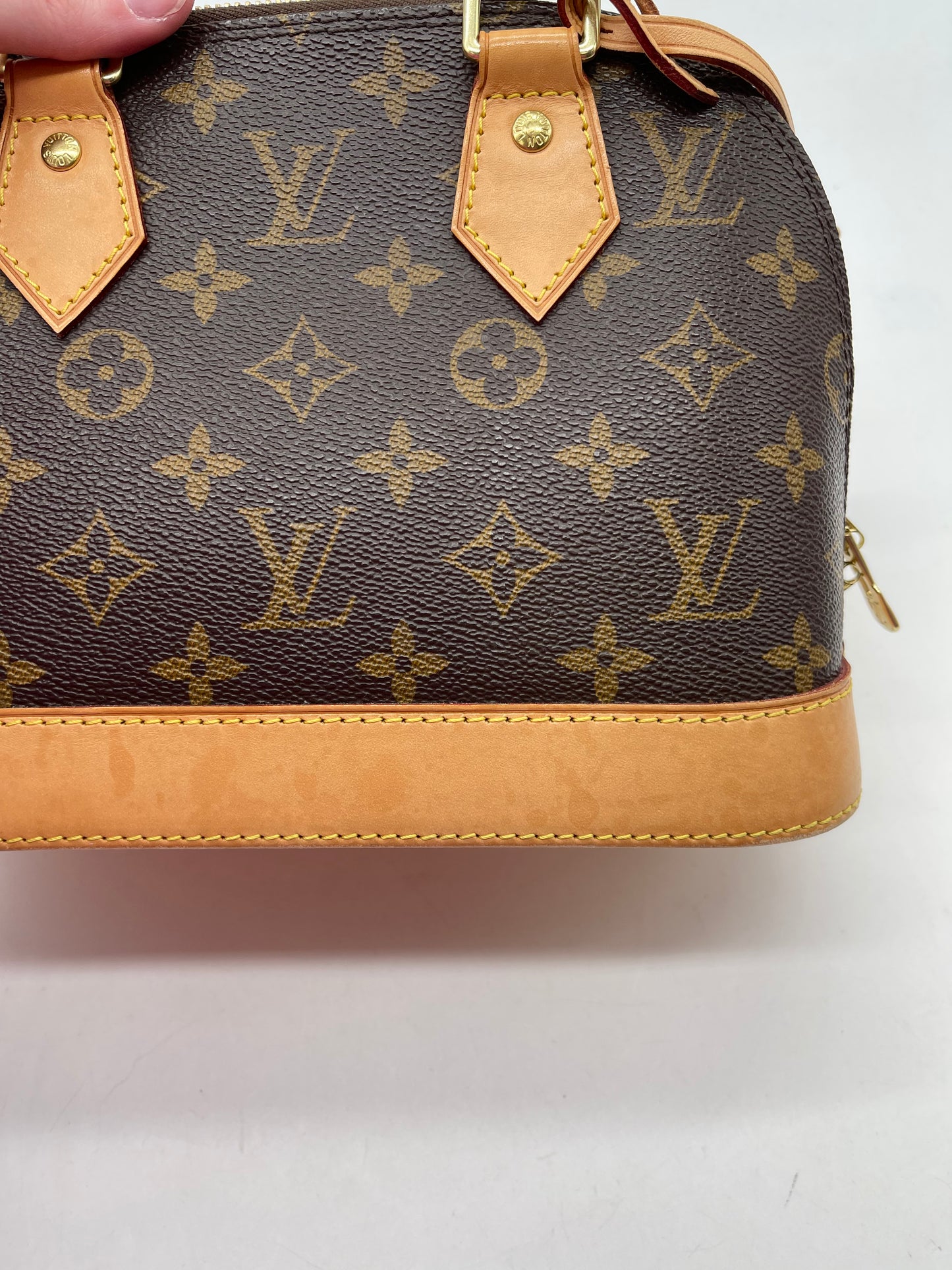 Handbag Luxury Designer By Louis Vuitton, Size: Small