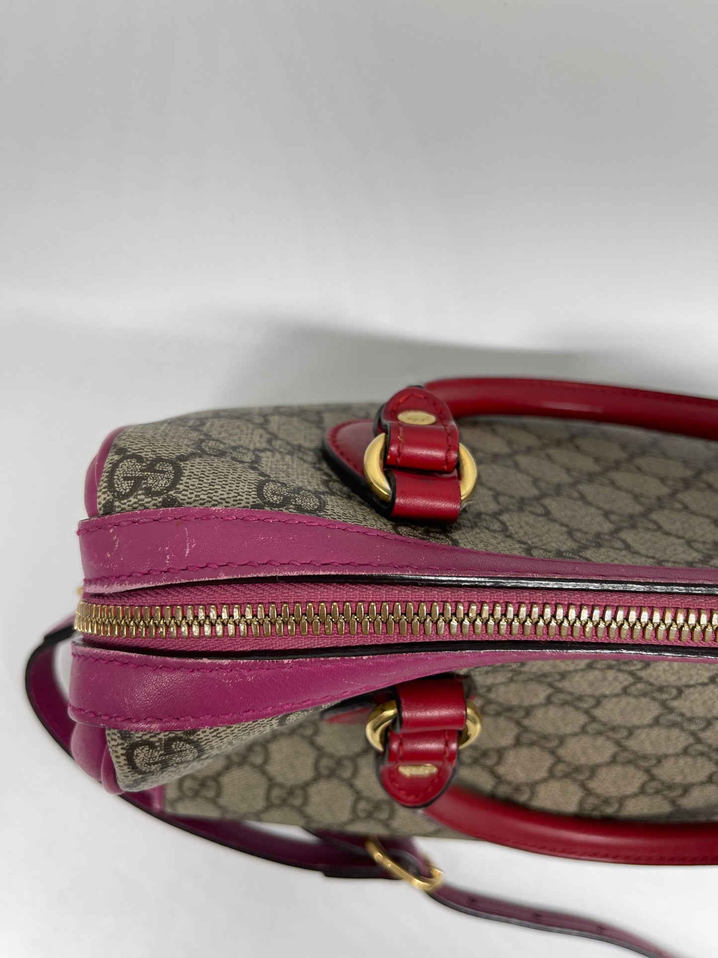 Handbag Luxury Designer By Gucci, Size: Medium