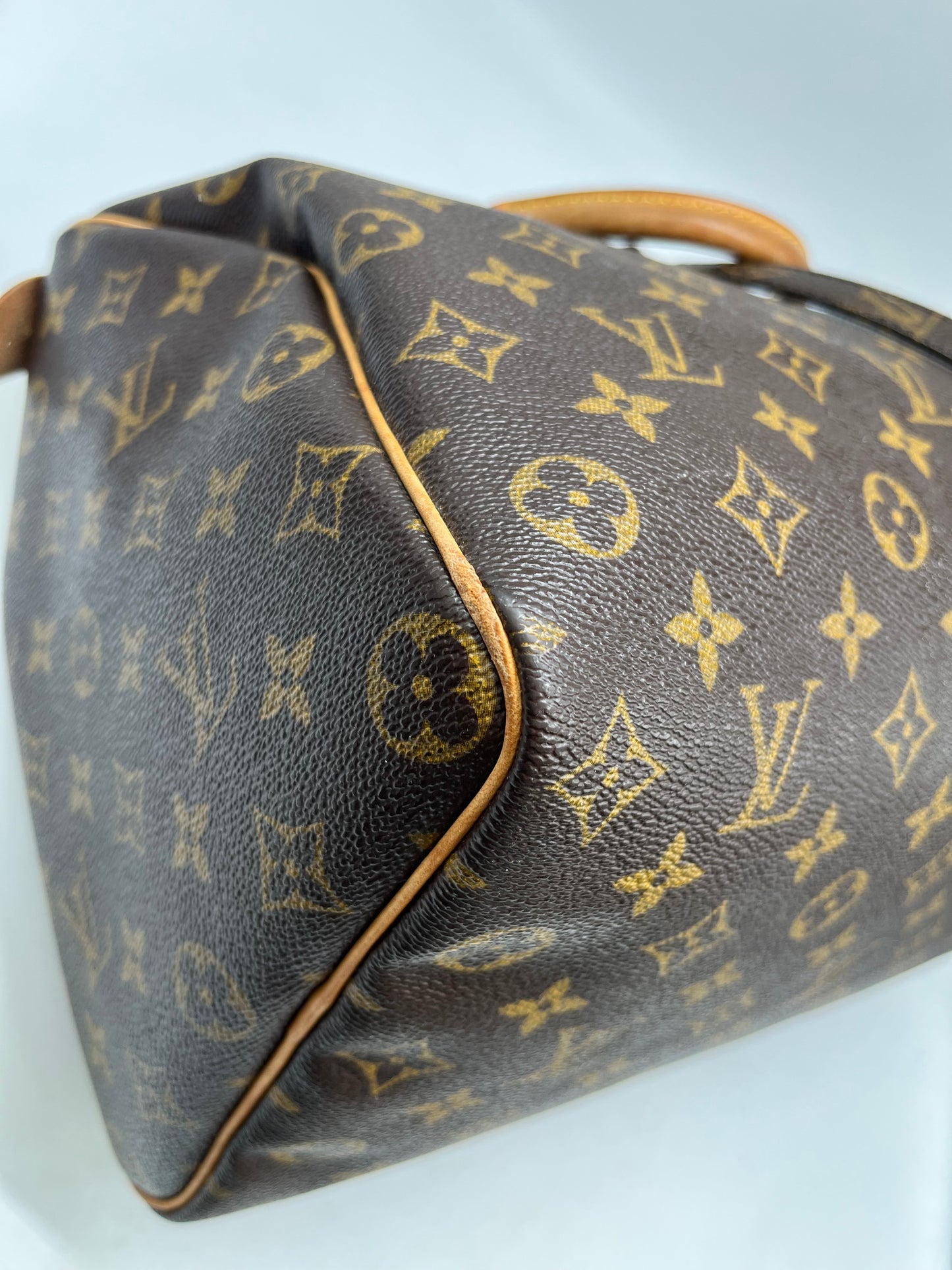 Handbag Luxury Designer By Louis Vuitton, Size: Large