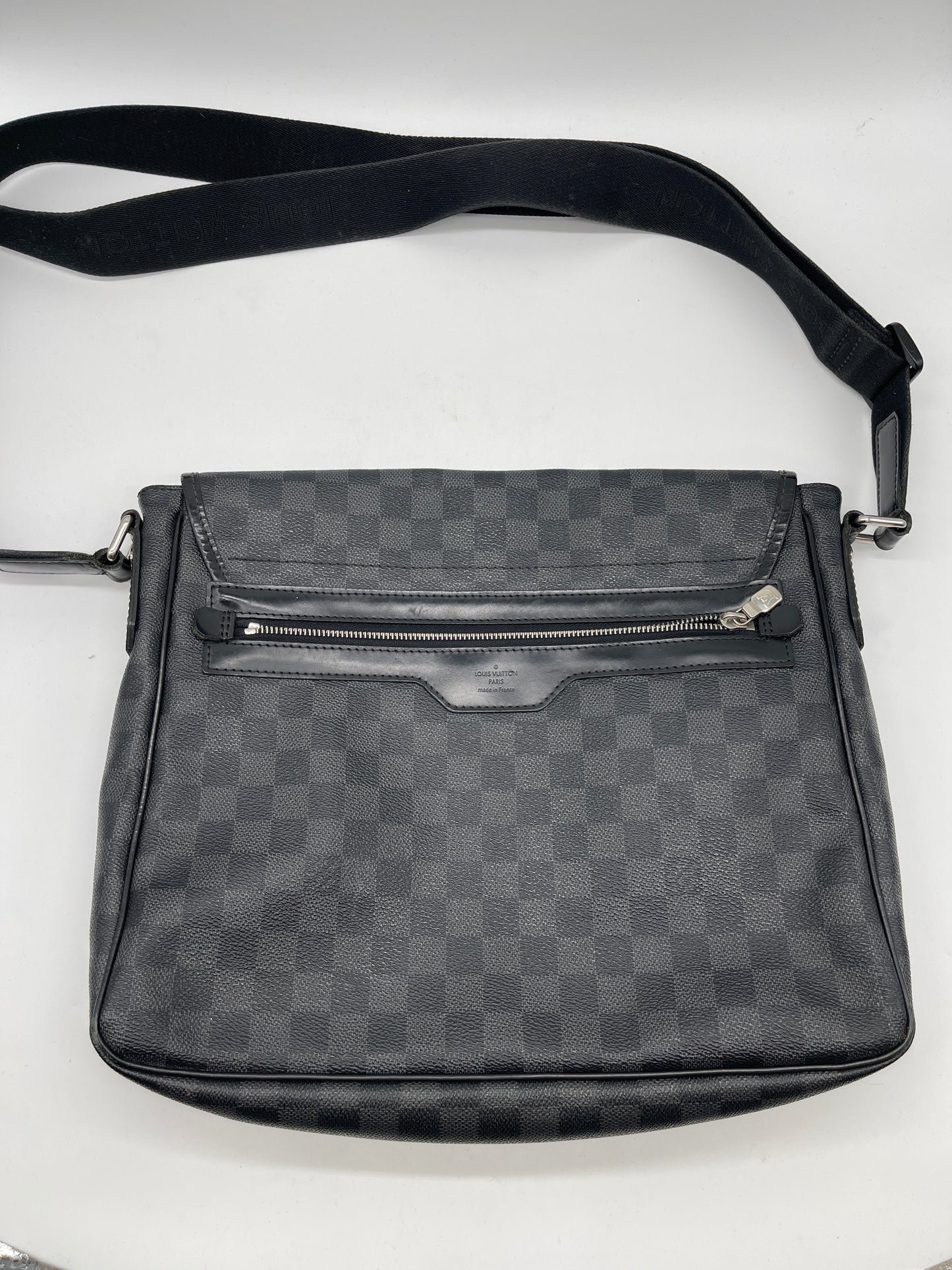 Handbag Luxury Designer By Louis Vuitton, Size: Medium