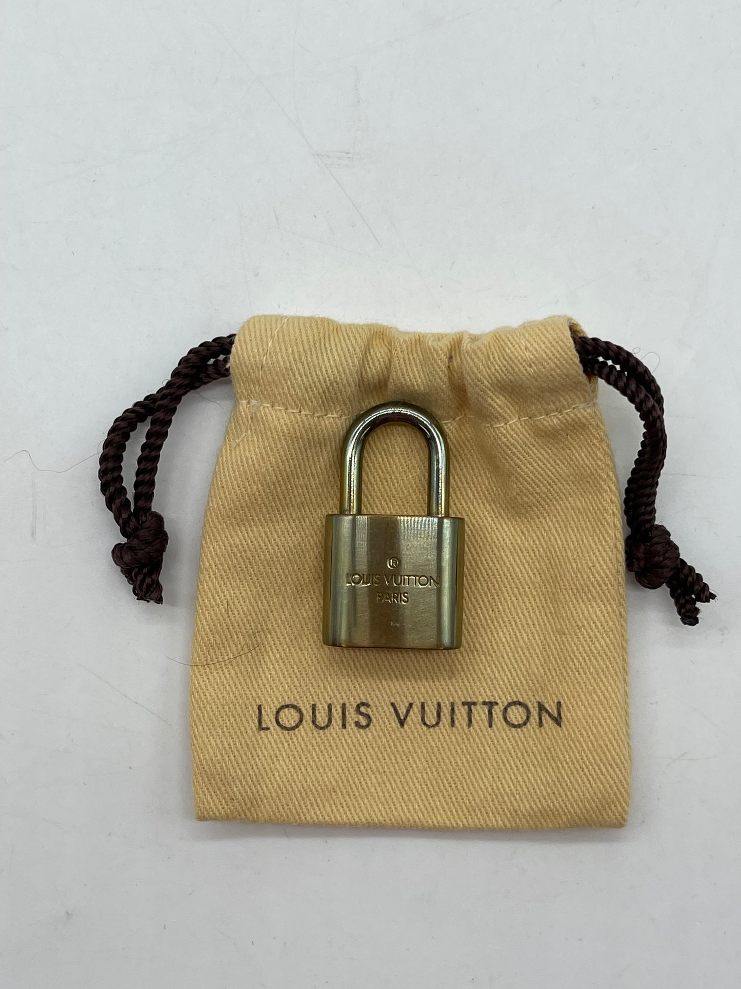 Handbag Luxury Designer By Louis Vuitton, Size: Small